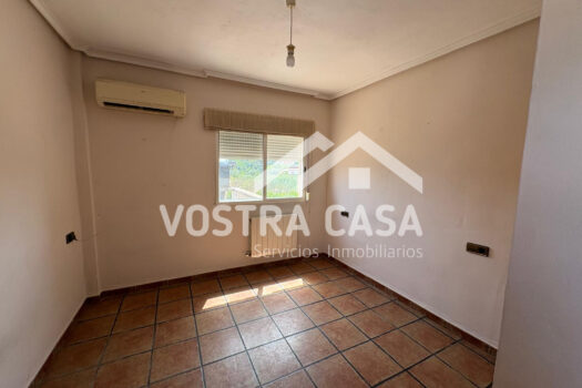 VIVIENDA – Chiva – 00786_S